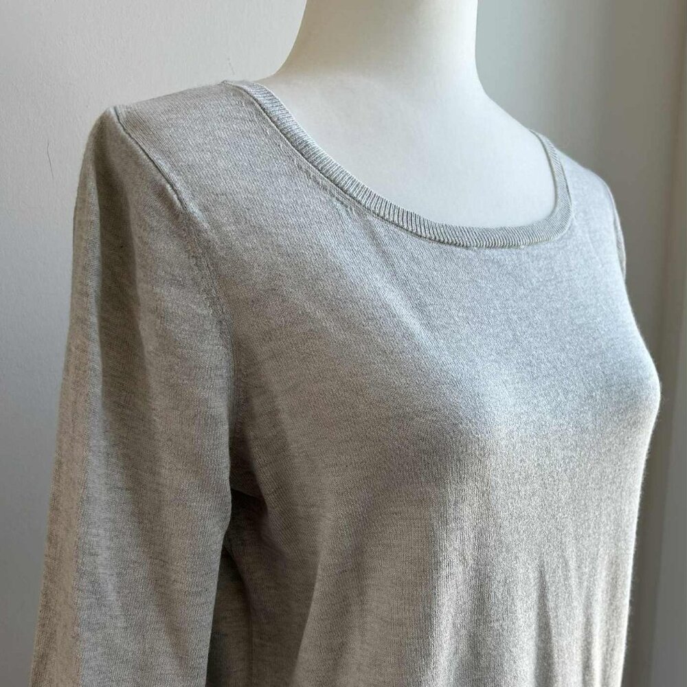Banana Republic Light Heather Greige Silk-Cashmere Scoop-Neck Sweater – US M